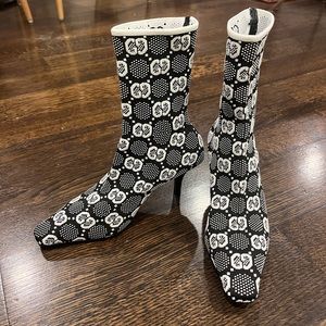 GUCCI Knit Logo Ankle Boots, 37